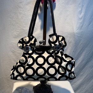 Chic Black and White Circle Pattern Shoulder Bag